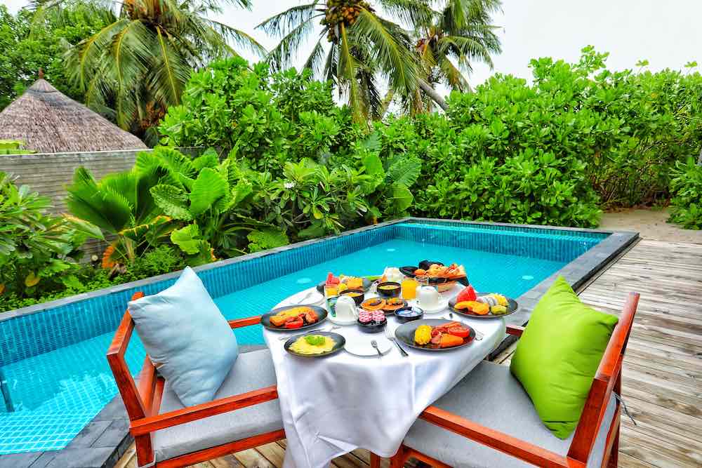In-Villa Dining at Furaveri thumbnail 3